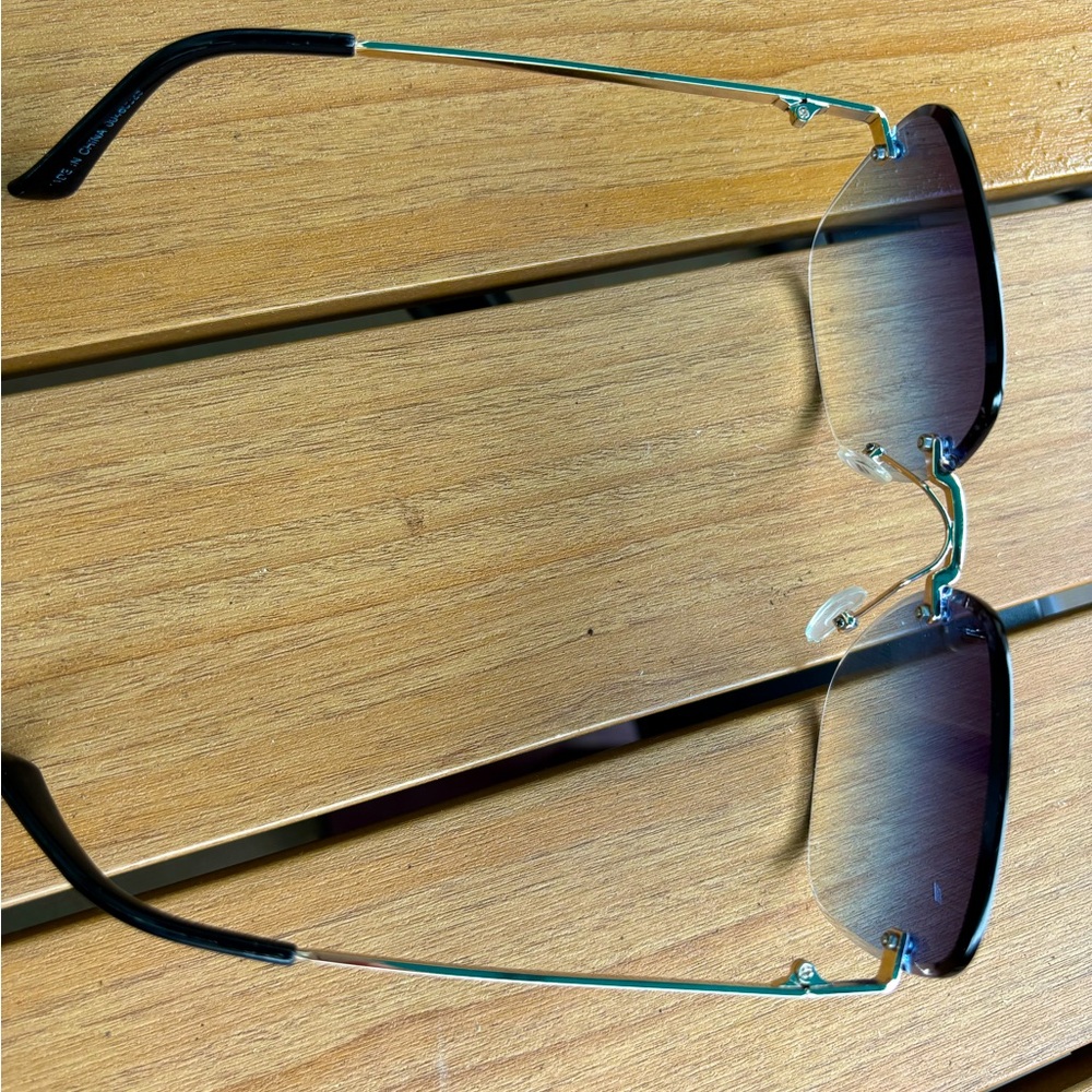 Two sunglasses for women - Picture 14 of 15